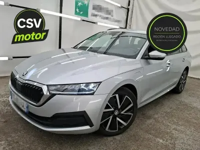 Usado Skoda Octavia 204 CV (150 kW) 2021 Gris Familiar