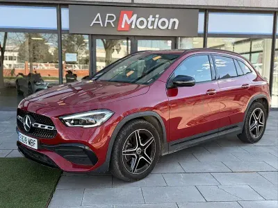 Usado Mercedes GLA200 150 CV (110 kW) 2022 Granate SUV