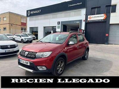 Używany Dacia Sandero Stepway Ambiance 90 KM (66 kW) 2018 Czerwony Hatchback