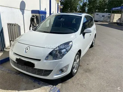 Usado Renault Grand Scénic III Dynamique 130 CV (95 kW) 2010 Blanco Monovolumen
