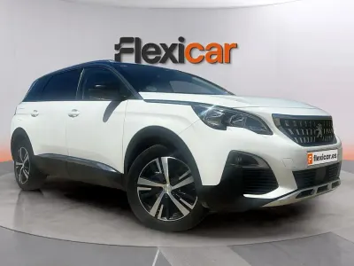 Usado Peugeot 5008 GT 131 CV (96 kW) 2021 Blanco SUV
