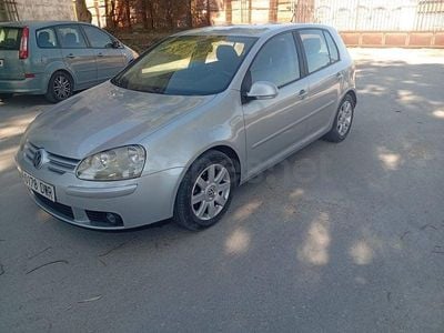 Usado VW Golf IV Conceptline 90 CV (66 kW) 2005 Gris / plata Berlina