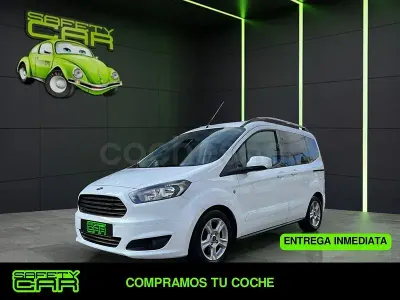 Begagnad Ford Tourneo Courier Trend 95 HK (69 kW) 2018 Vit Minibuss