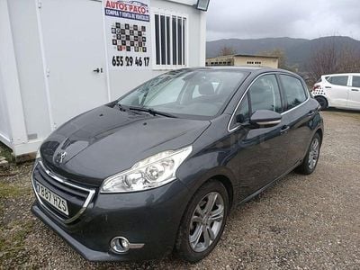 Usado Peugeot 208 Active 92 CV (67 kW) 2015 Gris / plata Utilitario