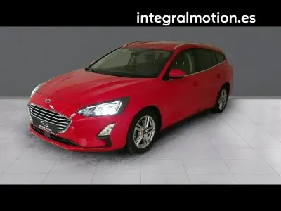 Usado Ford Focus Trend+ 119 CV (87 kW) 2022 Rojo