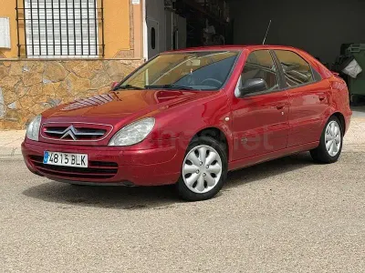 Usado Citroën Xsara Exclusive 110 CV (80 kW) 2001 Granate Berlina