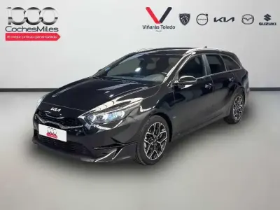 Usado Kia Ceed Style 100 CV (73 kW) 2025 Negro Utilitario