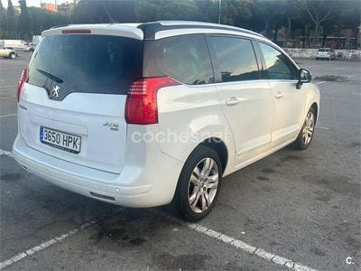 Używany Peugeot 5008 Allure 115 KM (84 kW) 2013 Biały Minivan