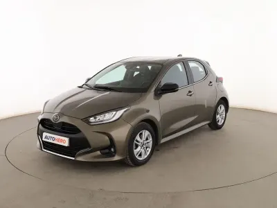 Usado Mazda 2 116 CV (85 kW) 2023 Gris Utilitario