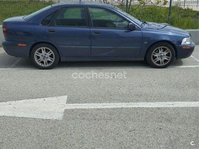 Usado Volvo S40 95 CV (69 kW) 2000 Azul Berlina