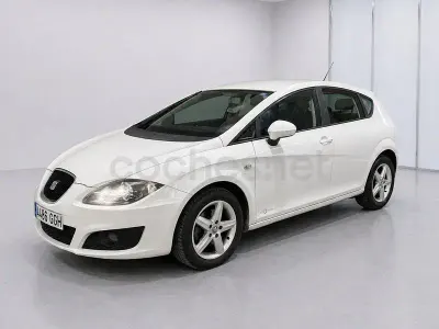 Begagnad Seat Leon Copa 105 HK (77 kW) 2011 Vit Halvkombi
