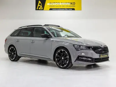 Usado Skoda Superb SportLine 280 CV (205 kW) 2021 Gris / plata Familiar