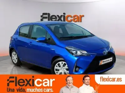 Usado Toyota Yaris Hybrid Business Edition 116 CV (85 kW) 2020 Azul