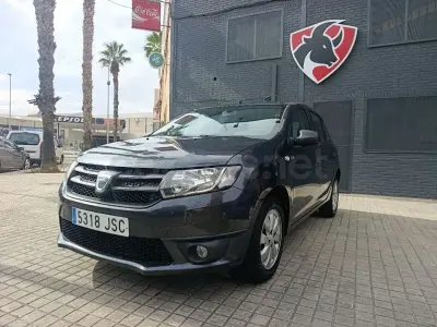 Usado Dacia Sandero Base 75 CV (55 kW) 2016 Azul Berlina