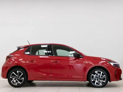 Usado Opel Corsa 100 CV (73 kW) 2024 Rojo Utilitario