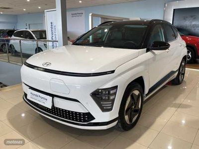 Atlas white/abyss black Usado 2023 Hyundai Kona SUV | 35.900 €