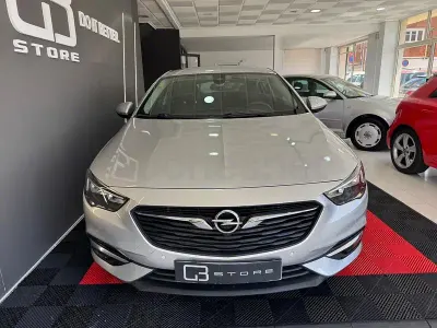 Usado Opel Insignia Business 136 CV (100 kW) 2018 Gris / plata Berlina