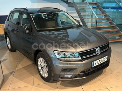 Gris / plata Usado 2019 VW Tiguan Edition SUV | 21.990 € (Precio justo)