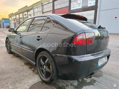 Usado Seat Leon FR 150 CV (110 kW) 2004 Negro Utilitario