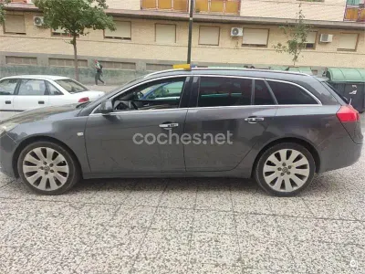 Usado Opel Insignia Cosmo 260 CV (191 kW) 2009 Gris / plata Familiar