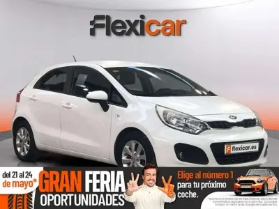 Usado Kia Rio 86 CV (63 kW) 2014 Blanco Utilitario
