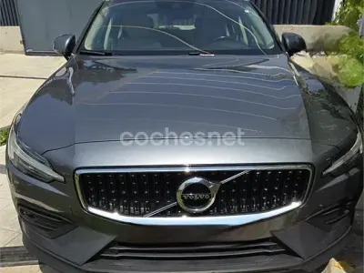 Usado Volvo V60 CC Pro 250 CV (183 kW) 2021 Gris / plata Familiar