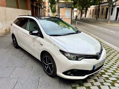 Toyota Auris Hybrid