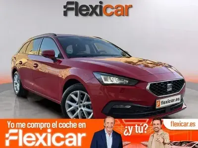 Usado Seat Leon FR 130 CV (95 kW) 2023 Rojo Familiar