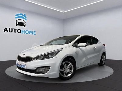 Blanco Usado 2014 Kia ProCeed Berlina | 8450 € (Precio justo)