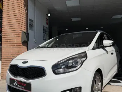 Usado Kia Carens 115 CV (84 kW) 2013 Blanco Monovolumen
