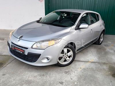 Usado Renault Mégane Dynamique 105 CV (77 kW) 2010 Gris / plata Berlina