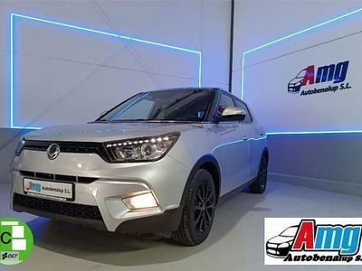 Usado Ssangyong (KGM) Tivoli Limited 128 CV (94 kW) 2017 Gris SUV