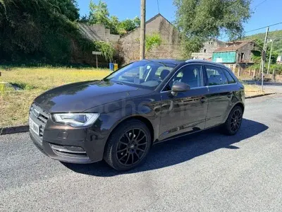 Usado Audi A3 Attraction 105 CV (77 kW) 2014 Marrón Berlina