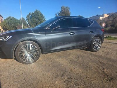 Usado Seat Leon XCELLENCE 150 CV (110 kW) 2021 Gris / plata Berlina