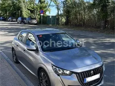 Usado Peugeot 208 Style 100 CV (73 kW) 2021 Gris / plata Utilitario