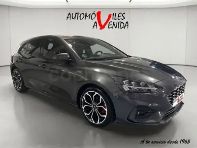 Usado Ford Focus ST-Line X 125 CV (91 kW) 2021 Gris / plata Berlina