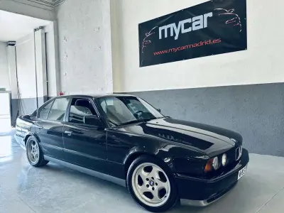 Używany BMW M5 340 KM (250 kW) 1993 Zielony Kombi
