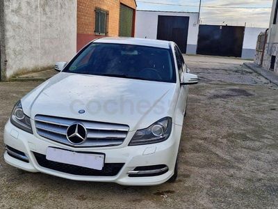 Usado Mercedes C200 Elegance 136 CV (100 kW) 2012 Blanco Berlina