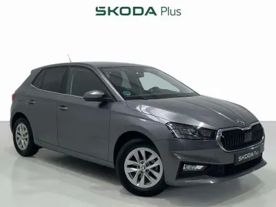 Usado Skoda Fabia Selection 95 CV (69 kW) 2024 Gris Utilitario