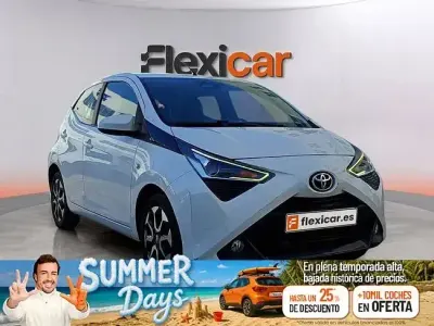 Usado Toyota Aygo X-cite 72 CV (52 kW) 2019 Blanco Utilitario