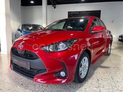 Usado Toyota Yaris 125 CV (91 kW) 2024 Rojo Berlina