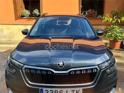 Usado Skoda Kamiq Active 110 CV (80 kW) 2021 Gris / plata SUV