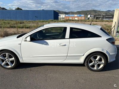 Usado Opel Astra GTC Sport 100 CV (73 kW) 2006 Blanco Berlina
