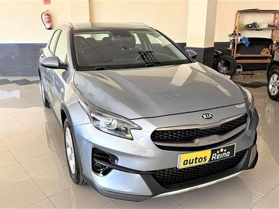 Usado Kia XCeed 120 HP (88 kW) 2020 Prateado SUV