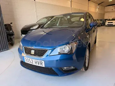 Usado Seat Ibiza Style 90 CV (66 kW) 2014 Azul Berlina