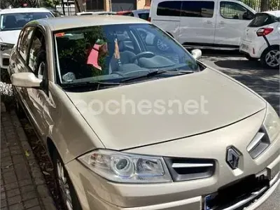 Usado Renault Mégane Dynamique 110 CV (80 kW) 2009 Beige Berlina
