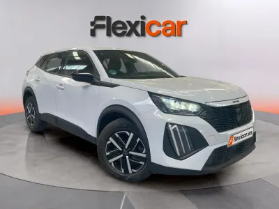 Używany Peugeot 2008 Active 102 KM (75 kW) 2023 Biały SUV