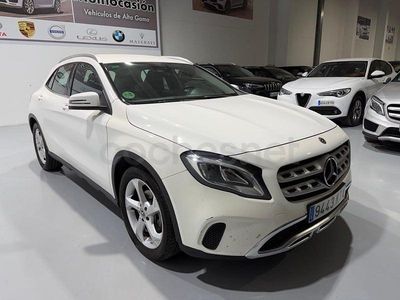 Käytetty Mercedes GLA180 122 HP (89 kW) 2019 Valkoinen Katumaasturi