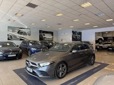 Usado Mercedes A200 150 CV (110 kW) 2023 Gris / plata Berlina