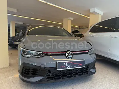 Usado VW Golf VIII GTI Clubsport 301 CV (221 kW) 2022 Gris / plata Berlina